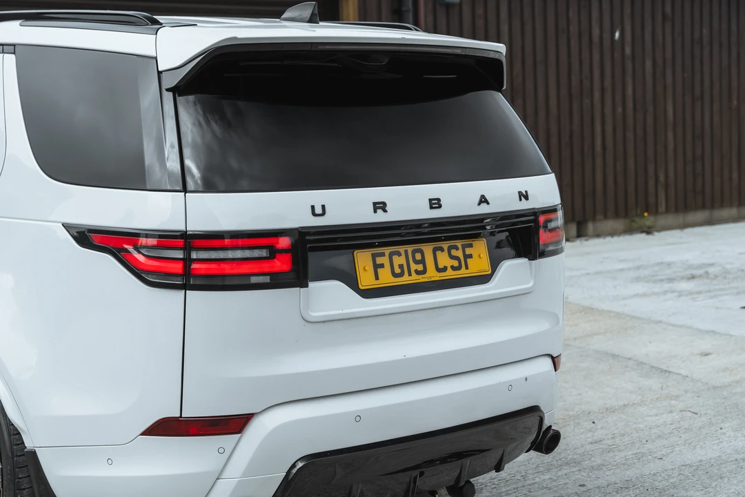 2019 Land Rover Discovery 5th Gen - Image 25 of 31
