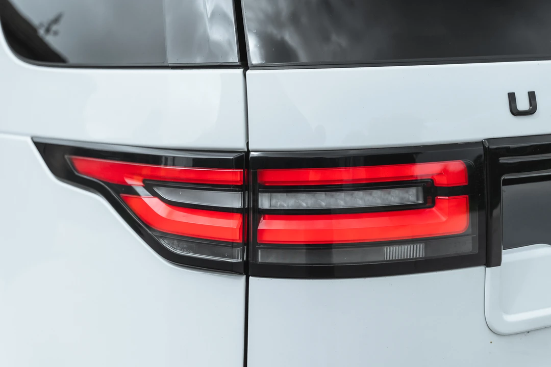 2019 Land Rover Discovery 5th Gen - Image 28 of 31