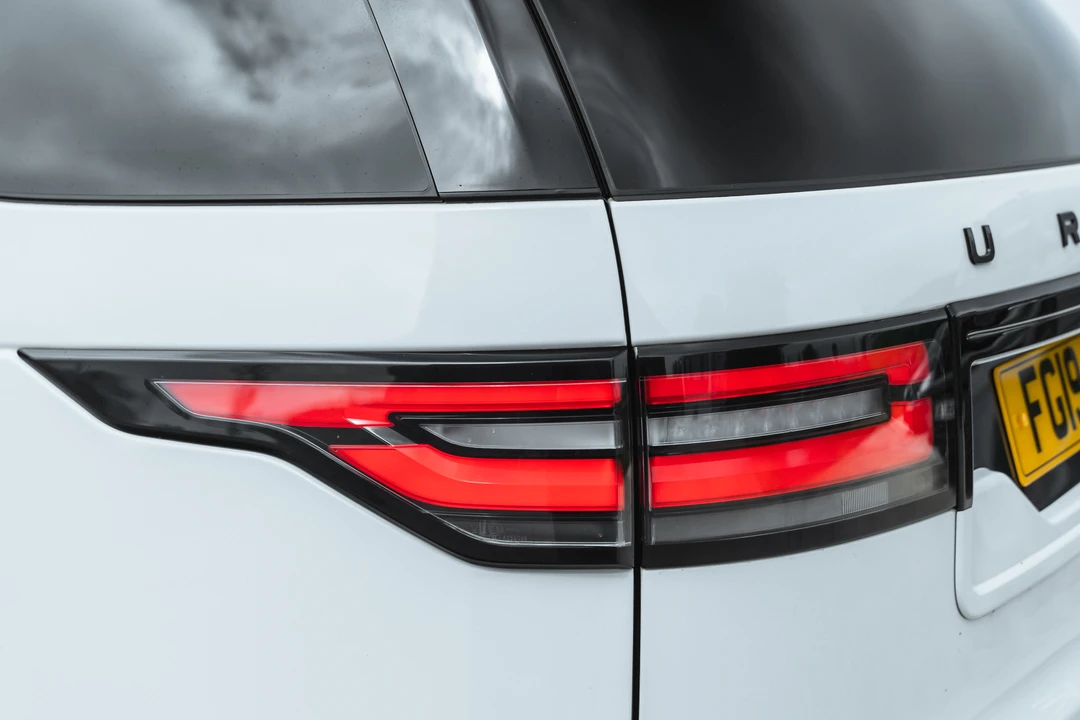 2019 Land Rover Discovery 5th Gen - Image 29 of 31