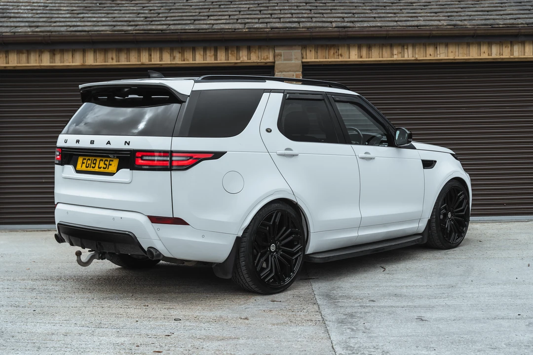 2019 Land Rover Discovery 5th Gen - Image 7 of 31
