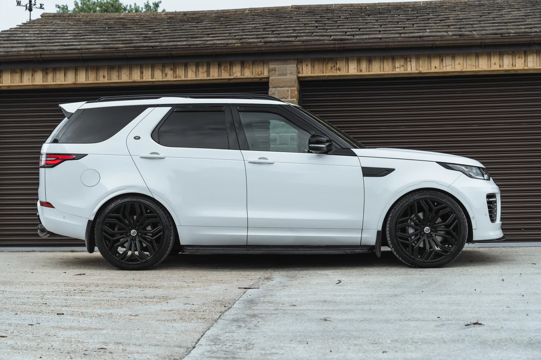 2019 Land Rover Discovery 5th Gen - Image 8 of 31