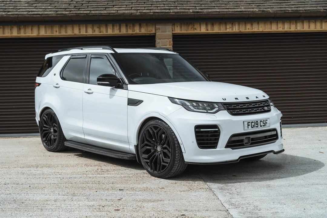 2019 Land Rover Discovery 5th Gen - Image 9 of 31