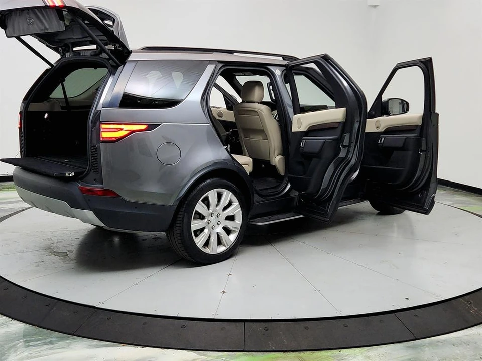2019 Land Rover Discovery 5th Gen - Image 11 of 12