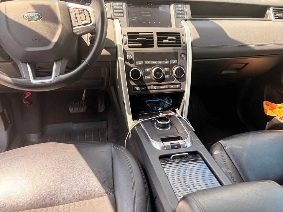 2019 Land Rover Discovery 5th Gen - Image 5 of 14