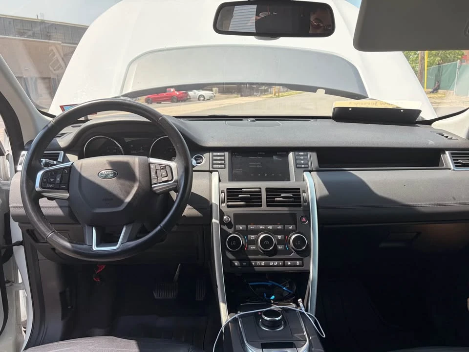 2019 Land Rover Discovery 5th Gen - Image 6 of 14