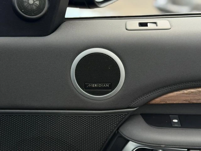 2019 Land Rover Discovery 5th Gen - Image 17 of 21