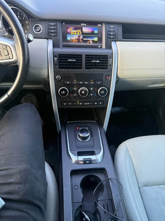 2019 Land Rover Discovery 5th Gen - Image 9 of 19