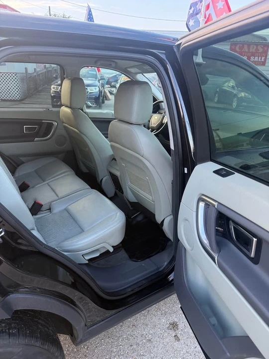 2019 Land Rover Discovery 5th Gen - Image 16 of 19