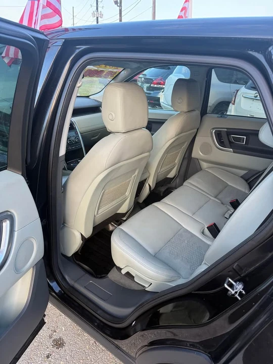 2019 Land Rover Discovery 5th Gen - Image 11 of 19