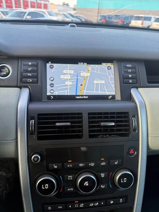 2019 Land Rover Discovery 5th Gen - Image 10 of 19