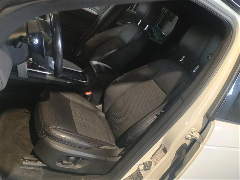 2019 Land Rover Discovery 5th Gen - Image 15 of 31