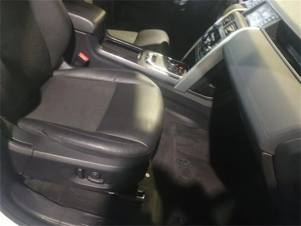 2019 Land Rover Discovery 5th Gen - Image 29 of 31