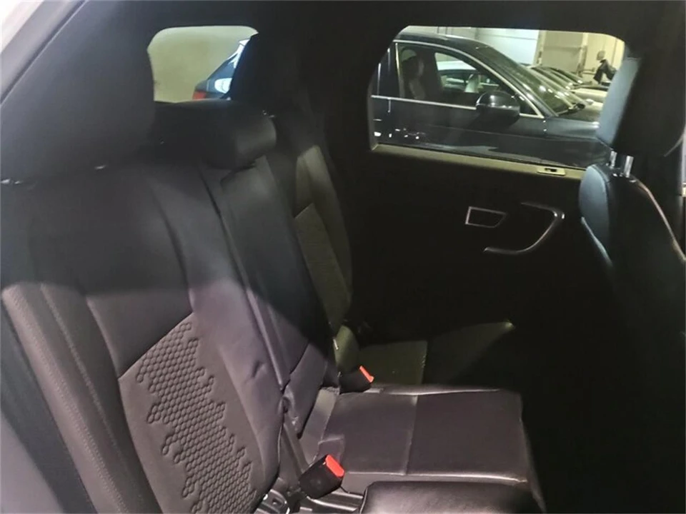 2019 Land Rover Discovery 5th Gen - Image 27 of 31
