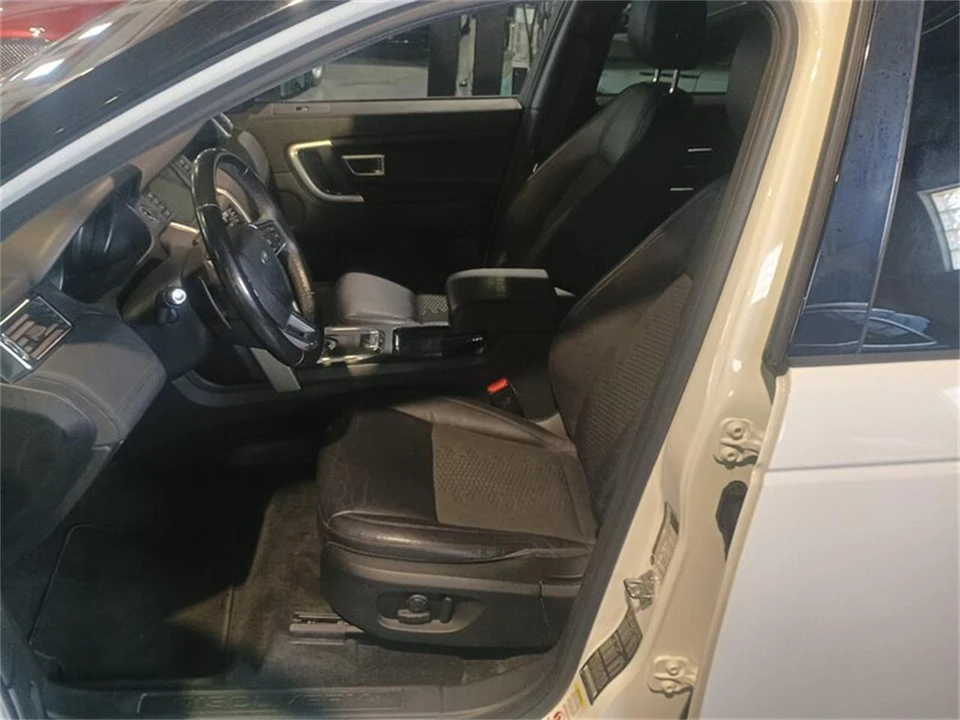 2019 Land Rover Discovery 5th Gen - Image 11 of 31