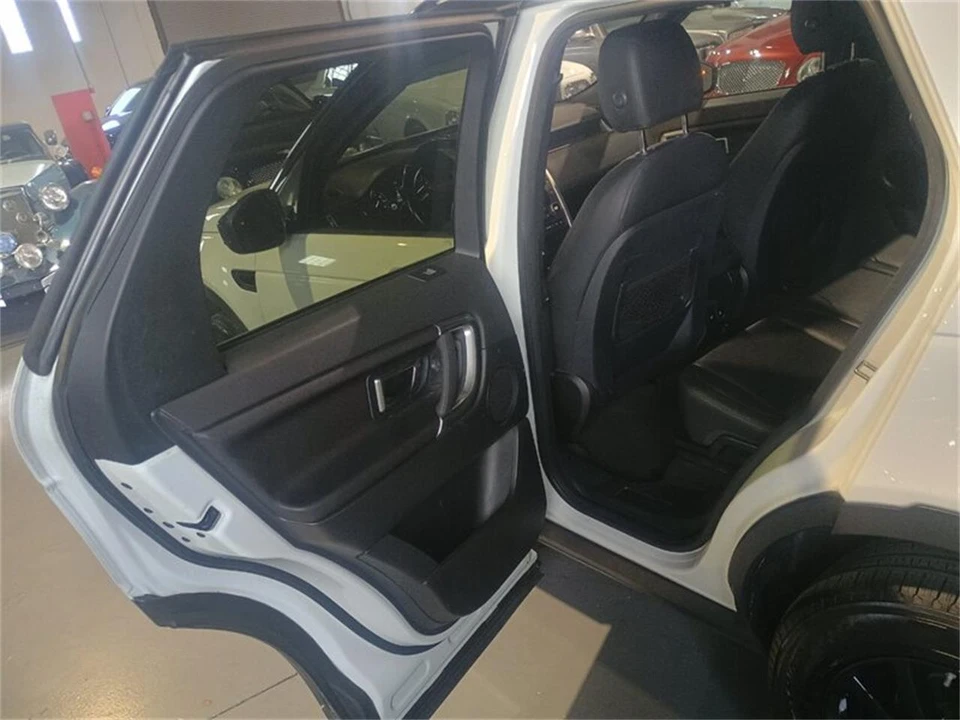 2019 Land Rover Discovery 5th Gen - Image 22 of 31