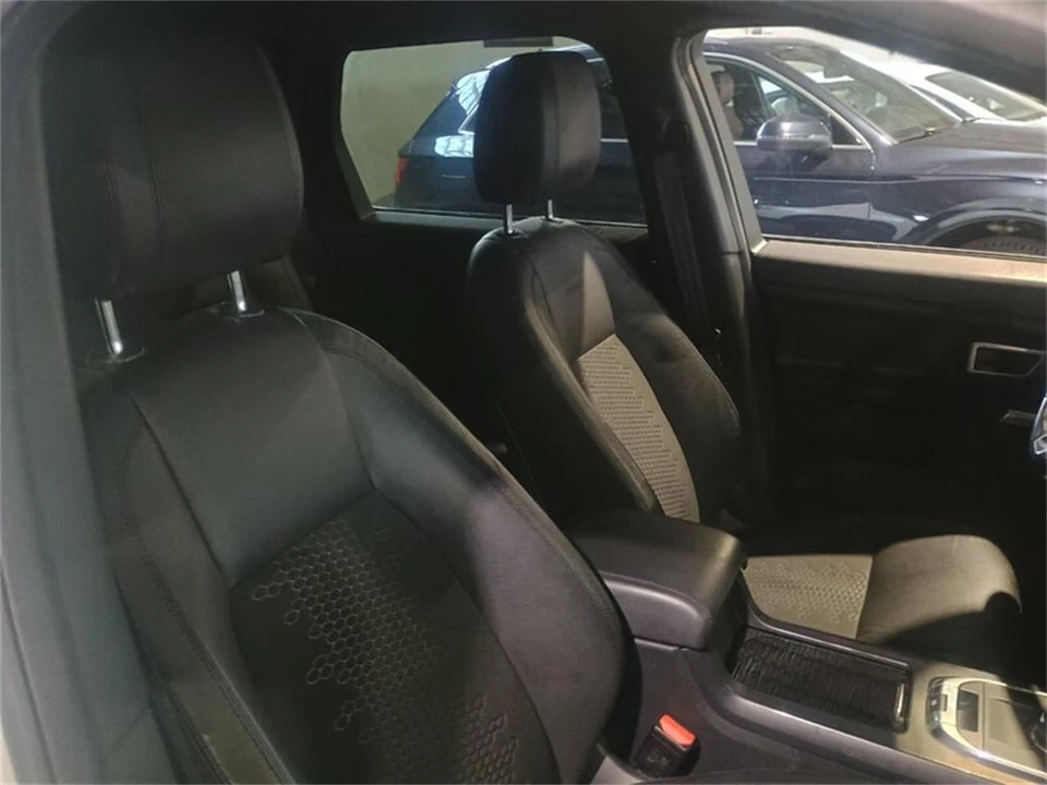 2019 Land Rover Discovery 5th Gen - Image 30 of 31