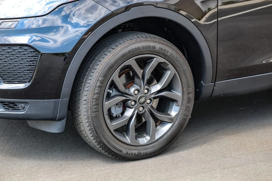 2019 Land Rover Discovery - Image 11 of 31