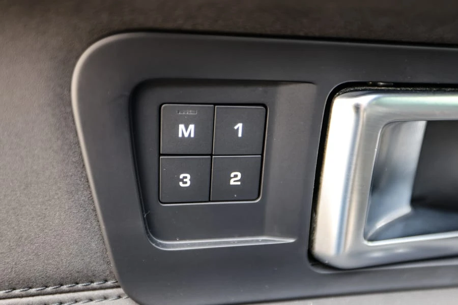 2019 Land Rover Discovery - Image 20 of 31