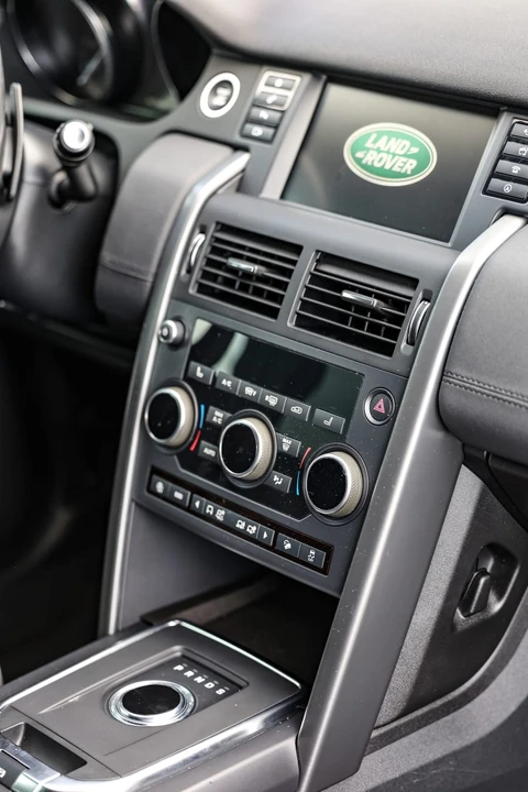 2019 Land Rover Discovery - Image 25 of 31