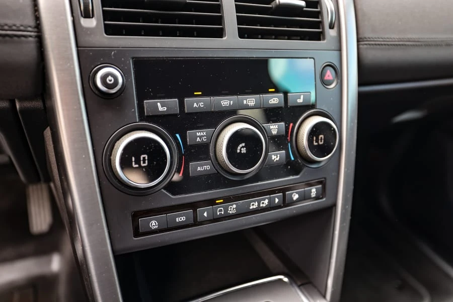2019 Land Rover Discovery - Image 19 of 31