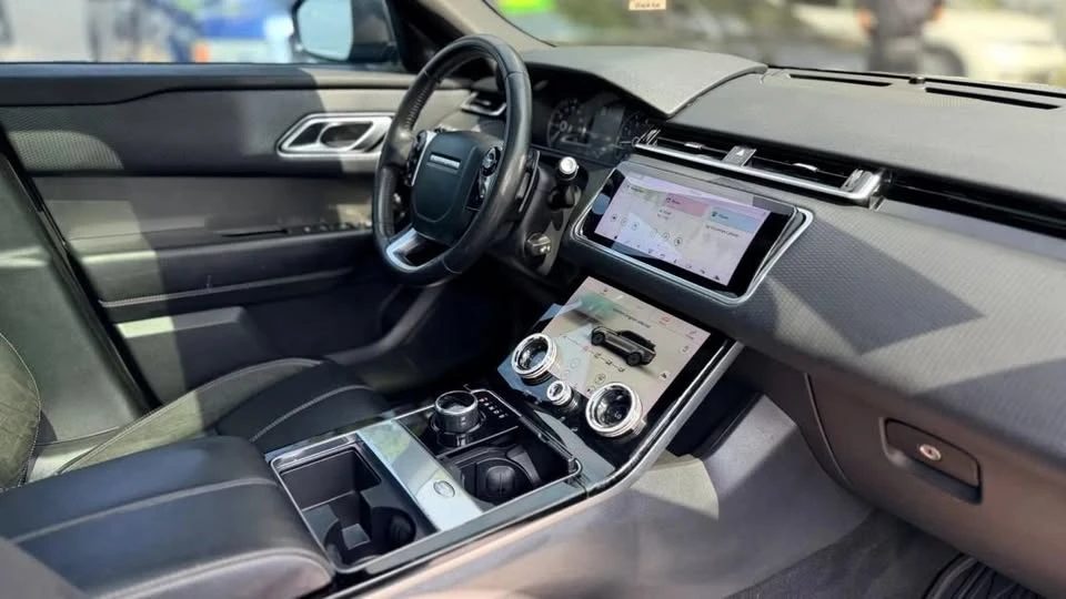 2019 Land Rover Range Rover Velar - Image 8 of 15