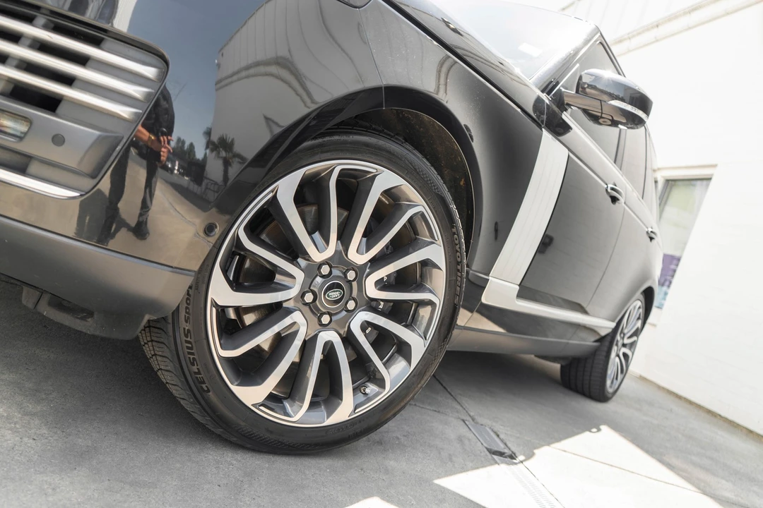 2019 Land Rover Range Rover L405 - Image 3 of 31