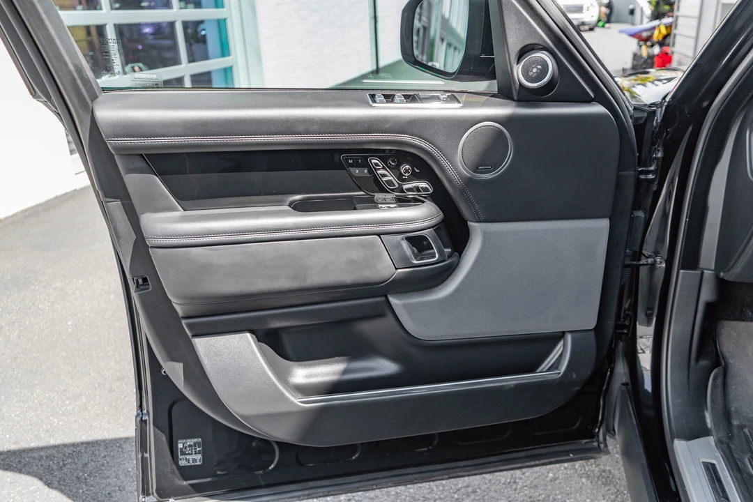 2019 Land Rover - Image 9 of 31