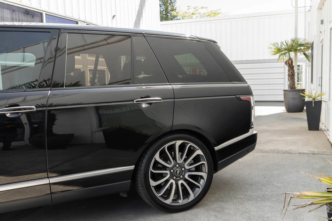 2019 Land Rover - Image 4 of 31