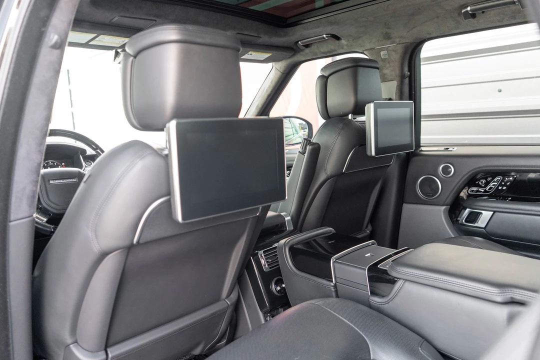 2019 Land Rover - Image 24 of 31