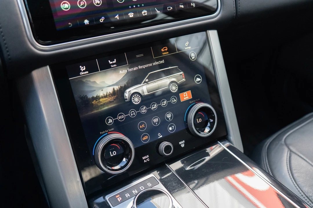 2019 Land Rover - Image 16 of 31