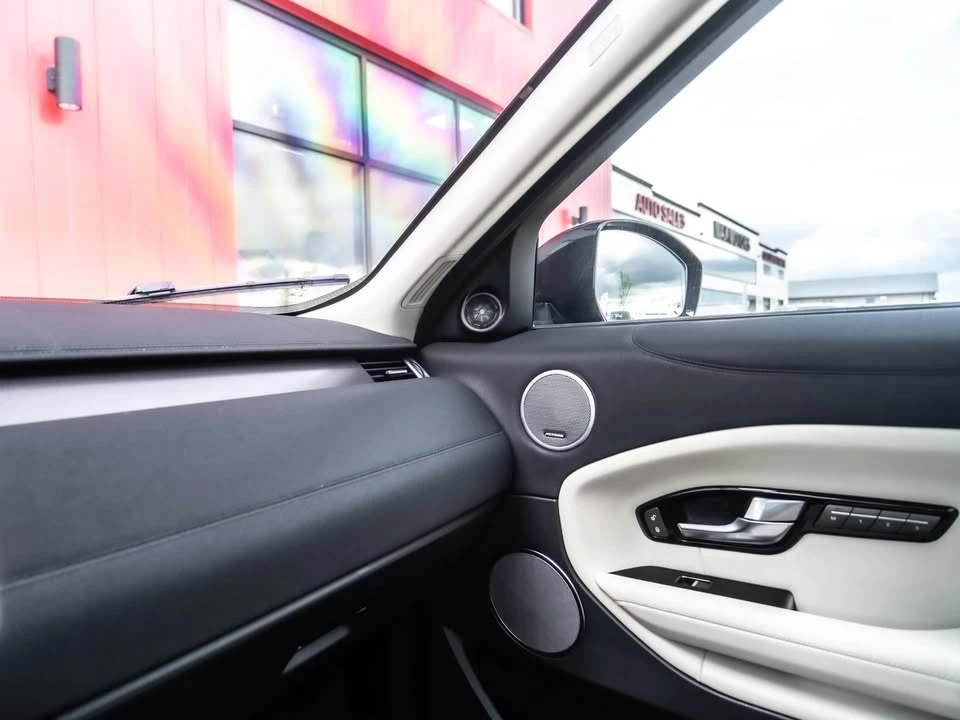 2019 Land Rover Range Rover Evoque 2nd Gen - Image 18 of 20