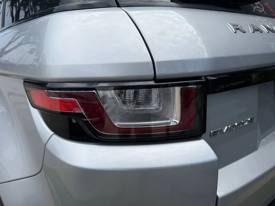 2019 Land Rover Range Rover Evoque 2nd Gen - Image 11 of 20