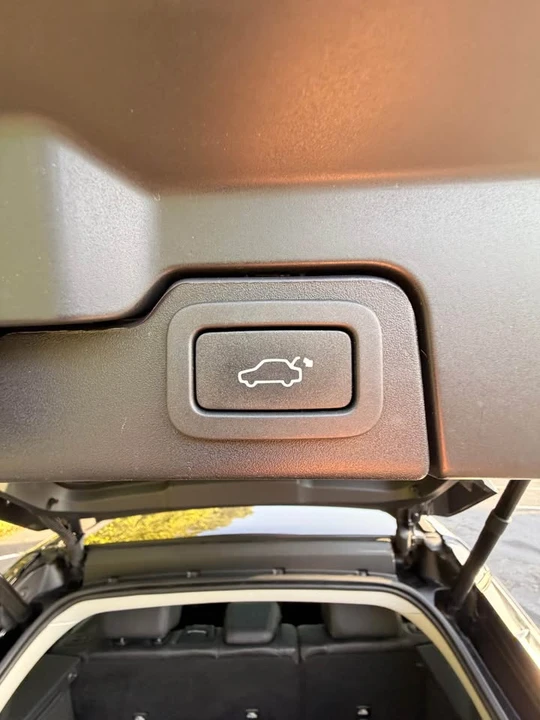 2019 Land Rover Range Rover Evoque 2nd Gen - Image 10 of 17