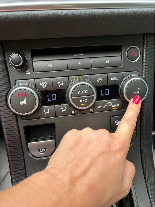2019 Land Rover Range Rover Evoque 2nd Gen - Image 8 of 20