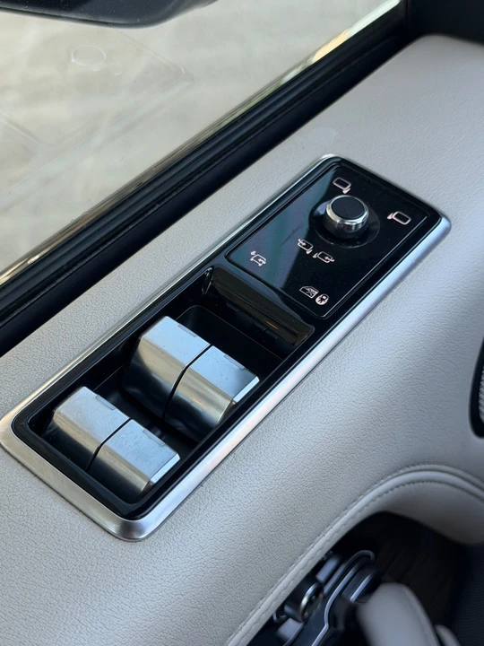 2019 Land Rover - Image 23 of 31