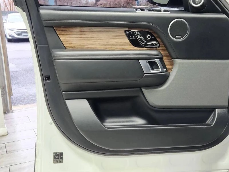2019 Land Rover Range Rover L405 - Image 10 of 12