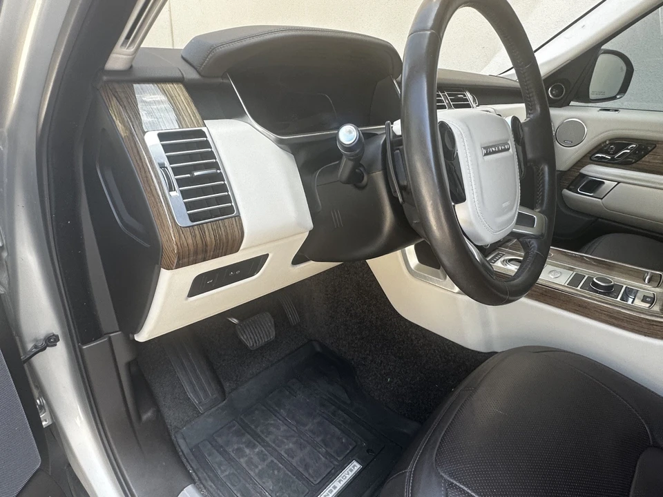 2019 Land Rover Range Rover L405 - Image 17 of 31