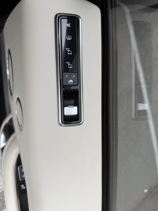 2019 Land Rover Range Rover L405 - Image 18 of 20