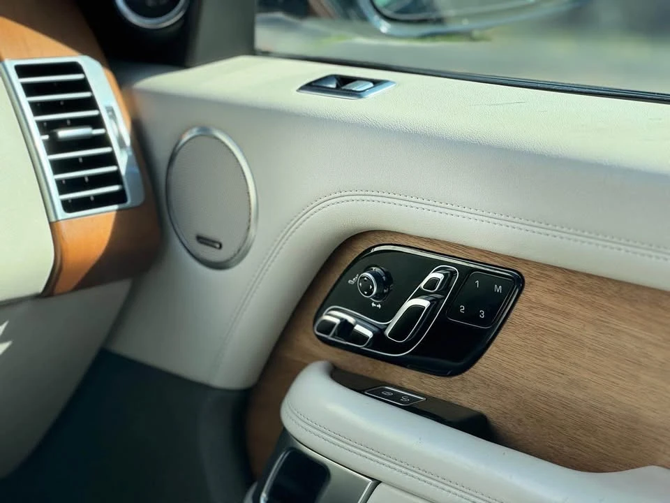 2019 Land Rover Range Rover L405 - Image 8 of 12
