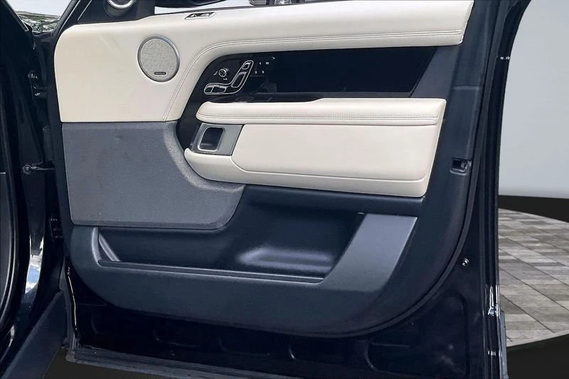 2019 Land Rover Range Rover L405 - Image 17 of 20