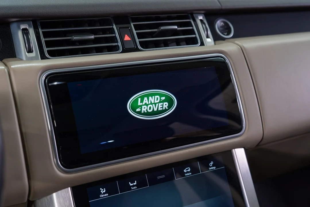 2019 Land Rover Range Rover L405 - Image 9 of 11