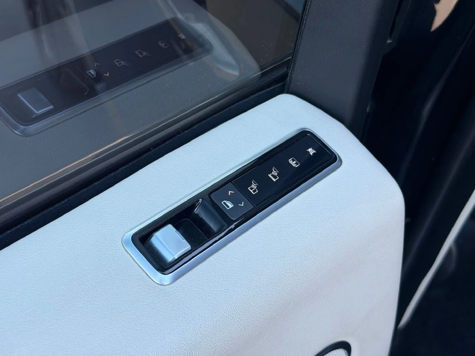 2019 Land Rover Range Rover L405 - Image 16 of 21