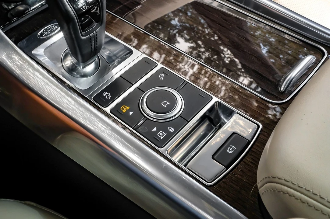 2019 Land Rover Range Rover Sport L494 - Image 24 of 31