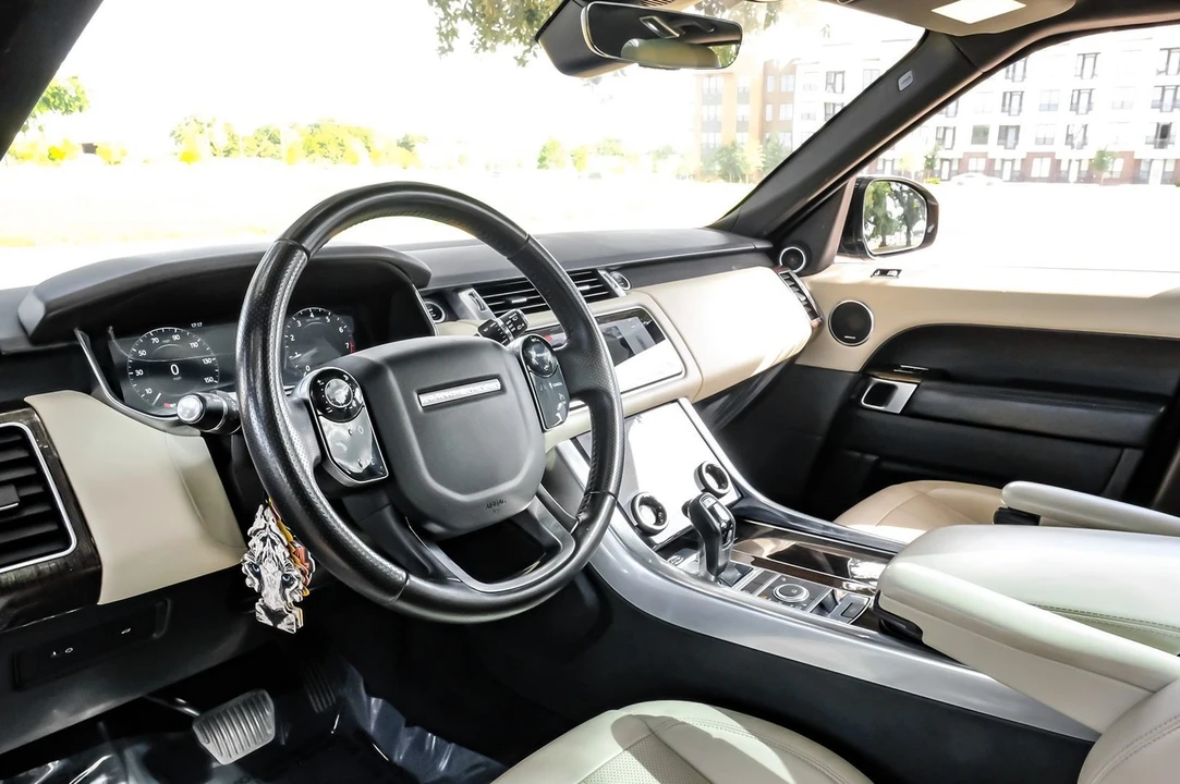 2019 Land Rover Range Rover Sport L494 - Image 4 of 31