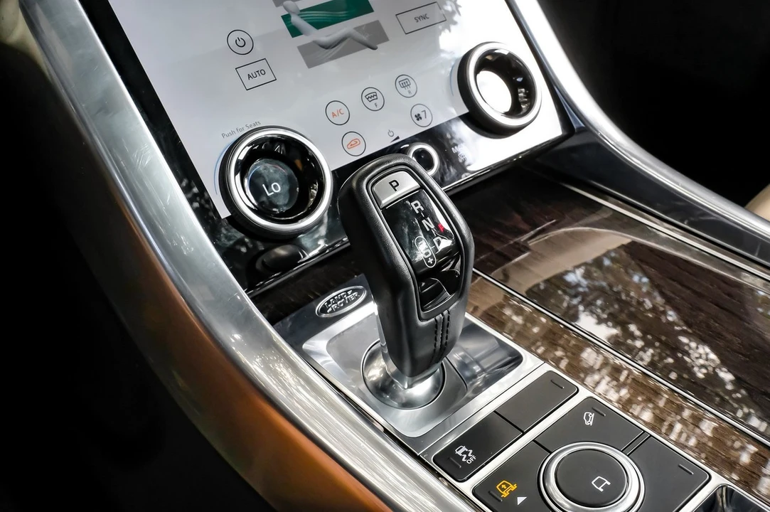 2019 Land Rover Range Rover Sport L494 - Image 25 of 31