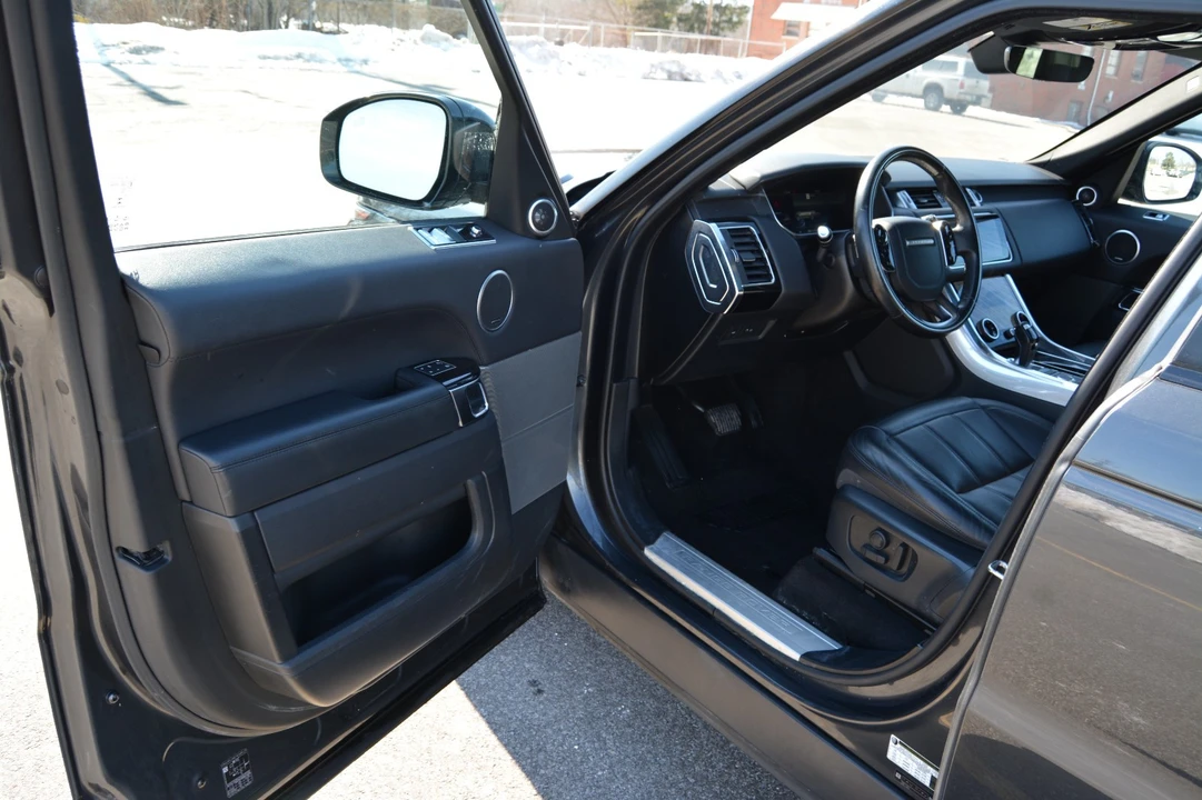 2019 Land Rover - Image 13 of 28