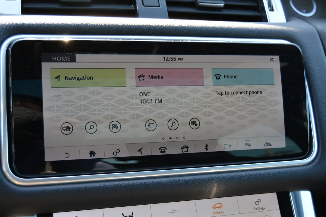 2019 Land Rover - Image 21 of 28