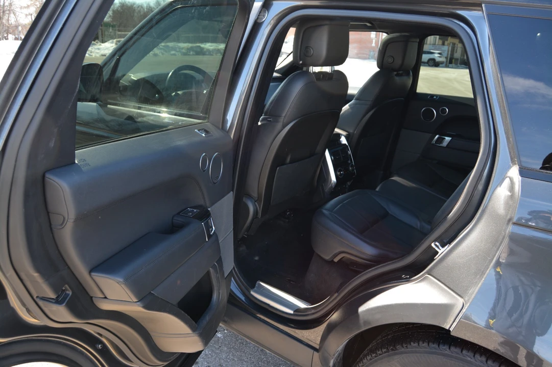 2019 Land Rover - Image 15 of 28