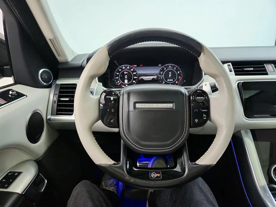 2019 Land Rover - Image 18 of 31