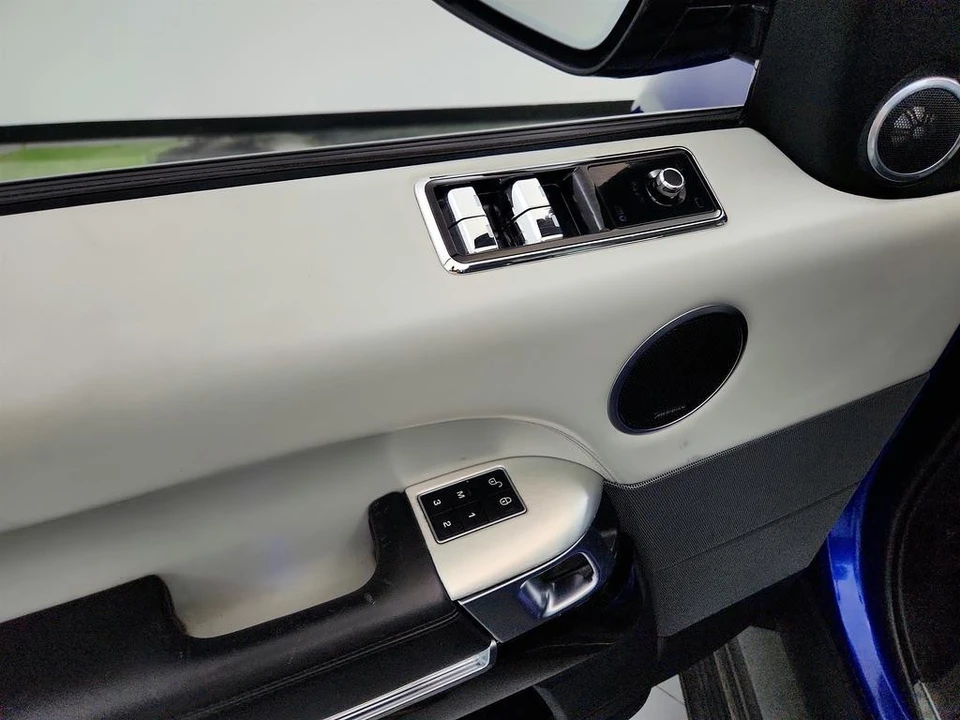 2019 Land Rover Range Rover Sport SVR L494 - Image 23 of 31